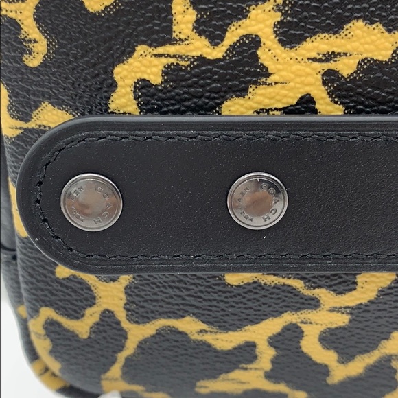 COACH SQUARE HYBRID POUCH W WAVY ANLPRINT & DUMBO - Picture 7 of 16